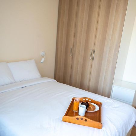 Modern And Spacious Apartments In The City Centre Sofia Exterior photo