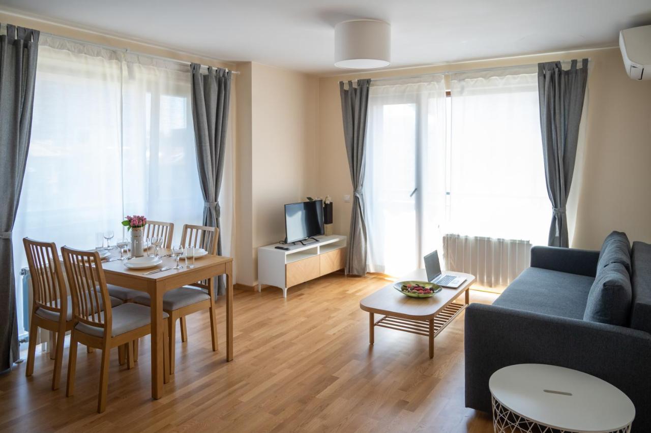 Modern And Spacious Apartments In The City Centre Sofia Exterior photo