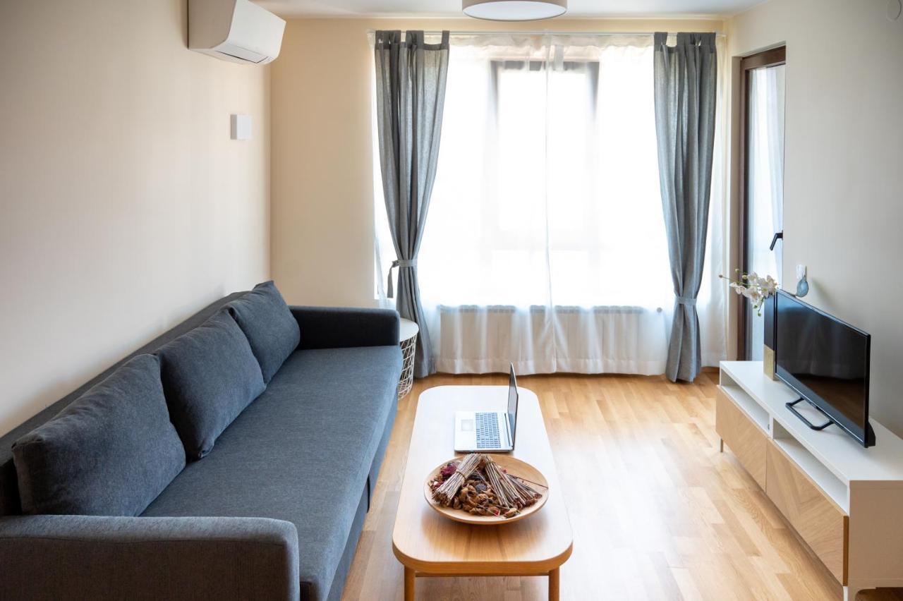 Modern And Spacious Apartments In The City Centre Sofia Exterior photo