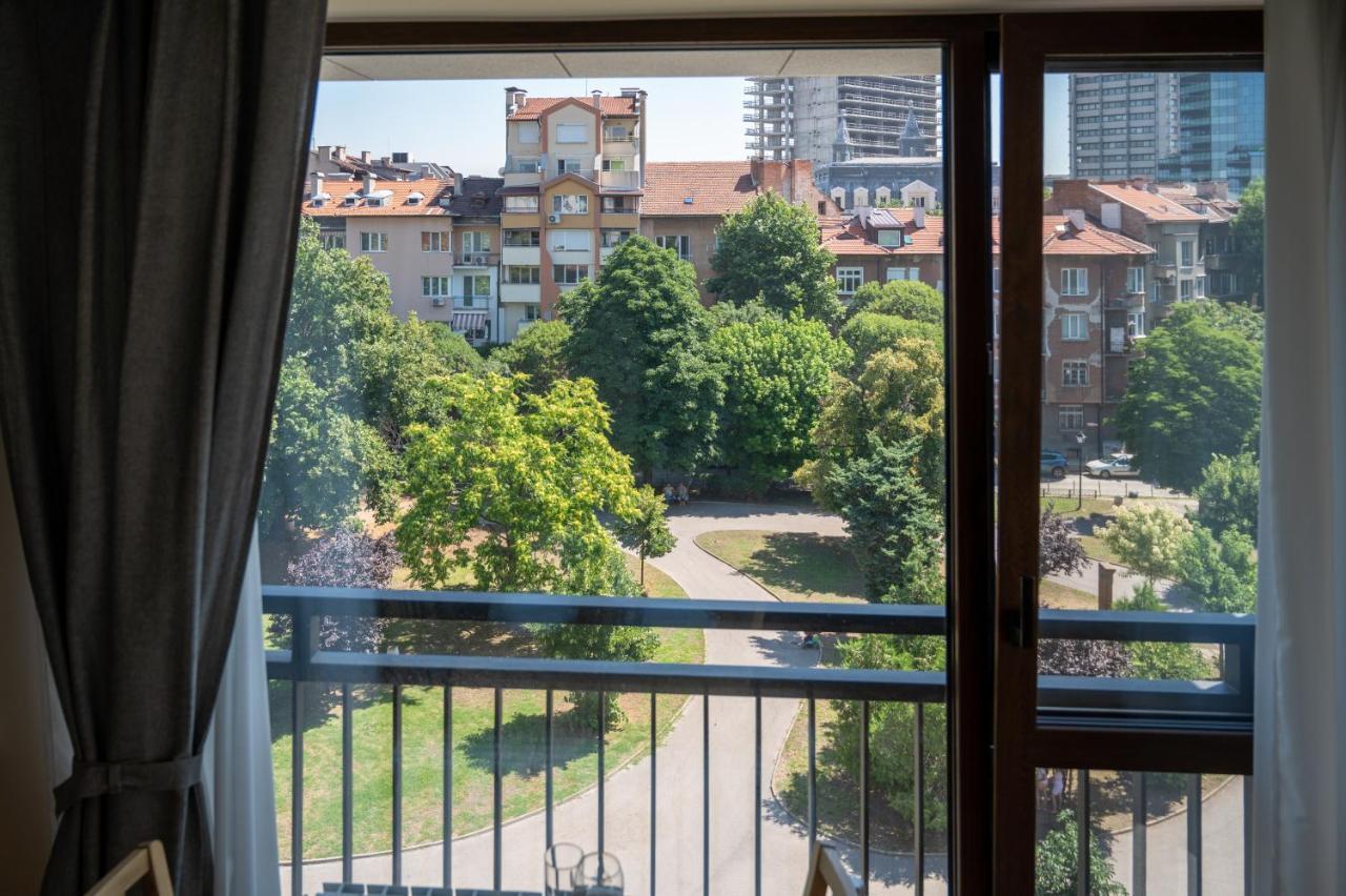 Modern And Spacious Apartments In The City Centre Sofia Exterior photo