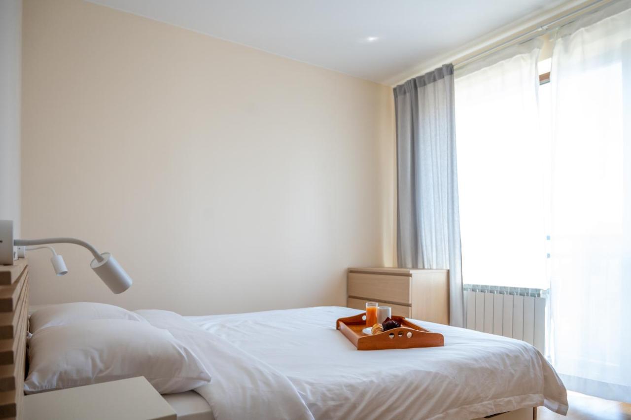 Modern And Spacious Apartments In The City Centre Sofia Exterior photo