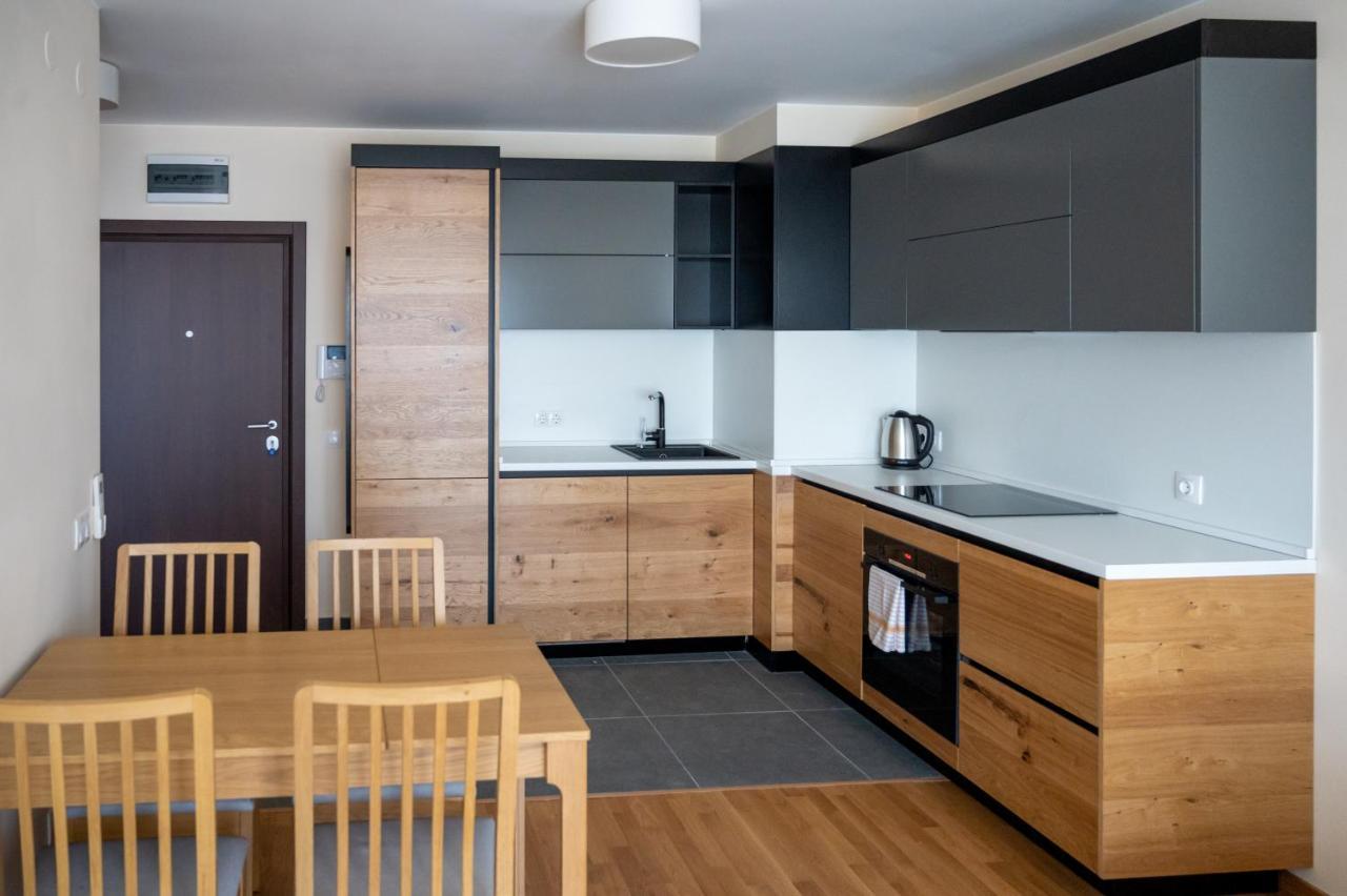 Modern And Spacious Apartments In The City Centre Sofia Exterior photo