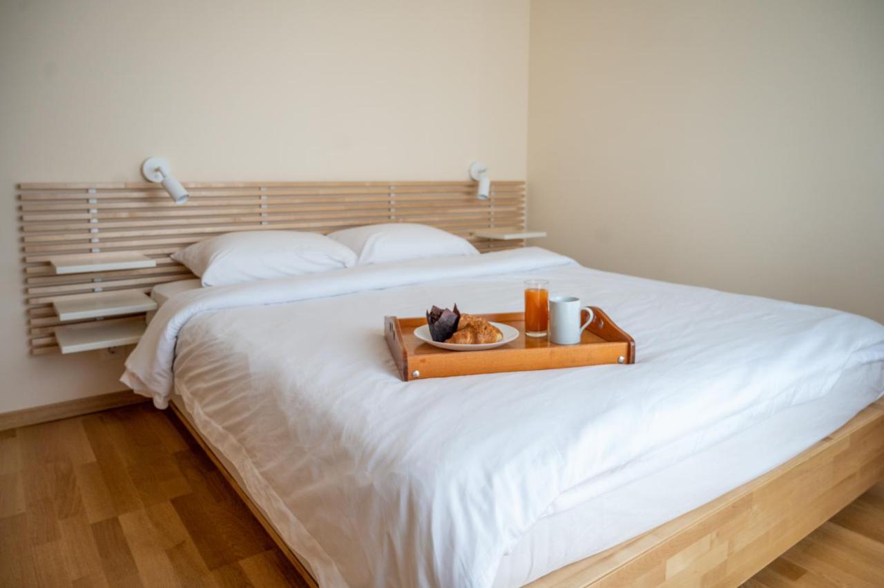 Modern And Spacious Apartments In The City Centre Sofia Exterior photo