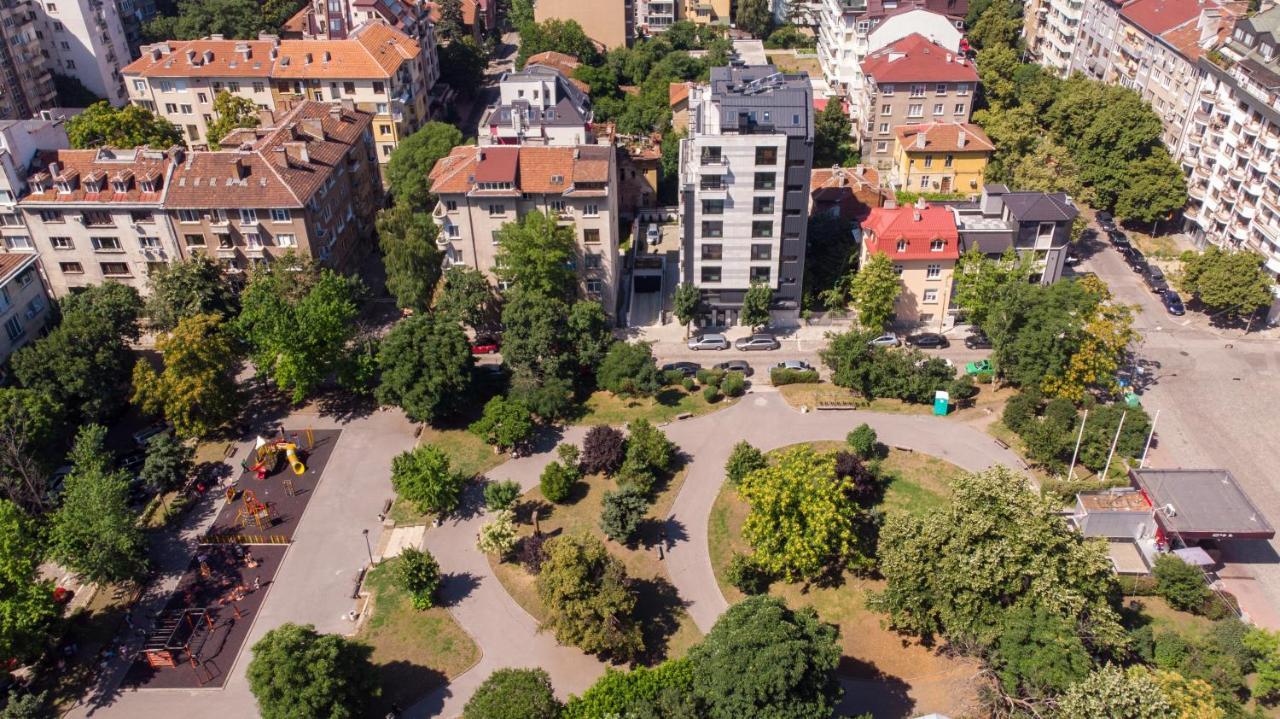 Modern And Spacious Apartments In The City Centre Sofia Exterior photo